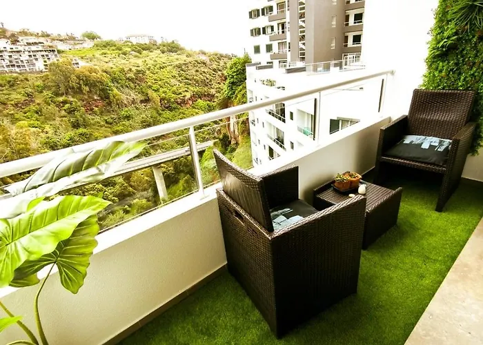 Art House Madeira Ii